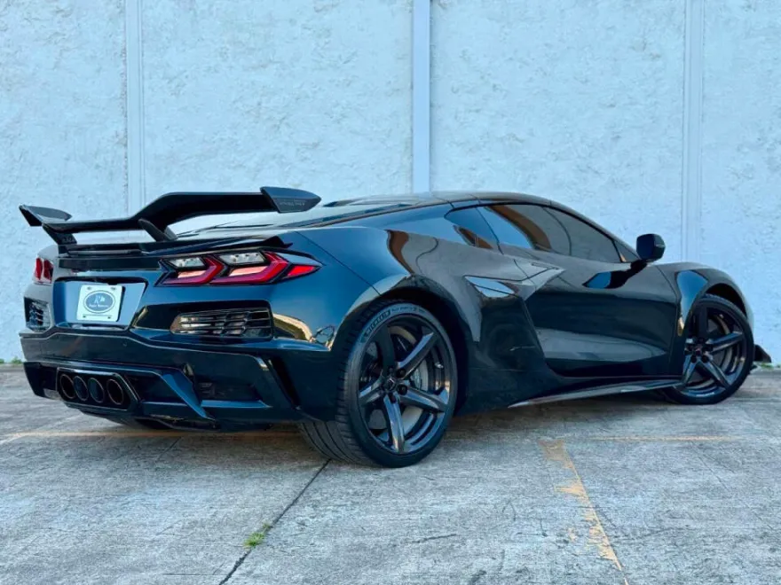 2023 Chevrolet Corvette Z06 Coupe photo 1