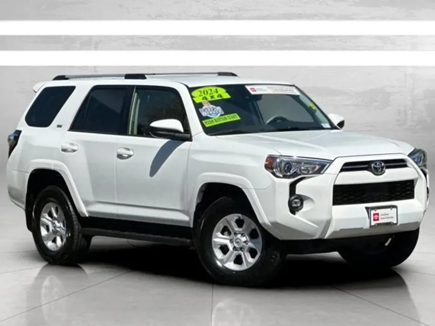 2024 Toyota 4Runner SR5 4WD photo 1