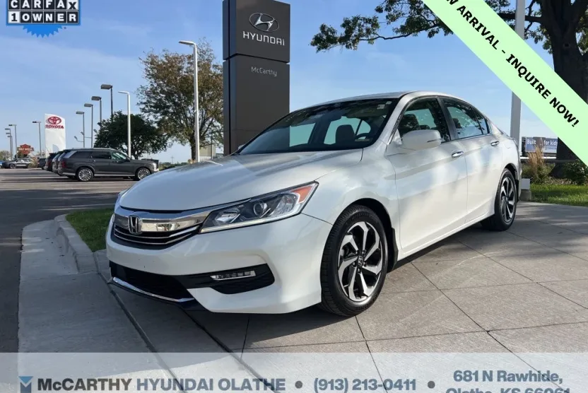 2016 Honda Accord EX photo 1