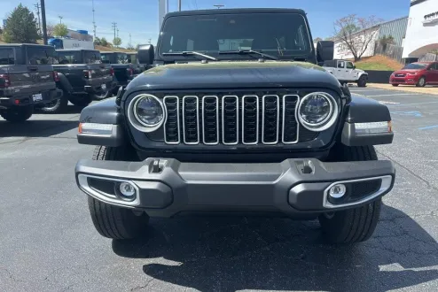 2025 Jeep Wrangler Sahara photo 3