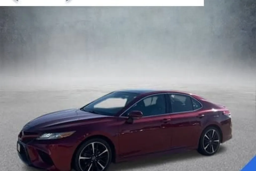 2018 Toyota Camry XSE photo 1