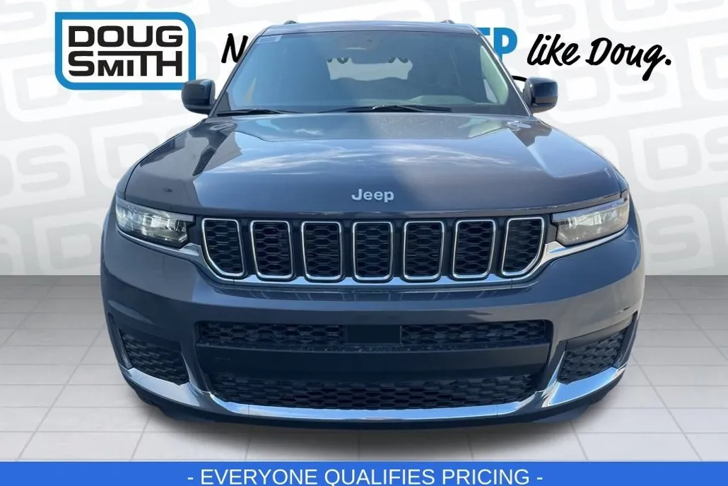 2025 Jeep Grand Cherokee Laredo photo 1