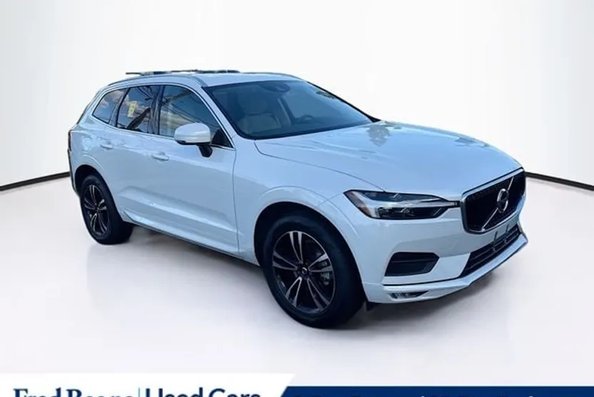 2021 Volvo XC60 T5 Momentum photo 1