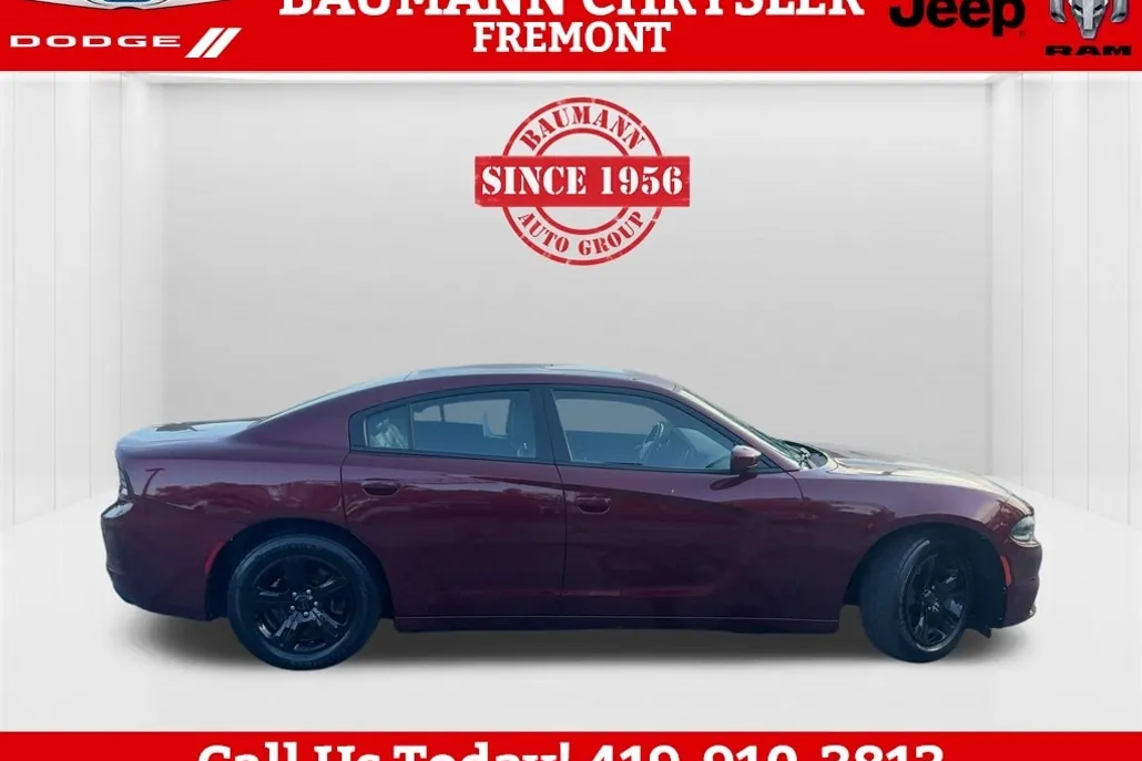 2021 Dodge Charger SXT photo 1