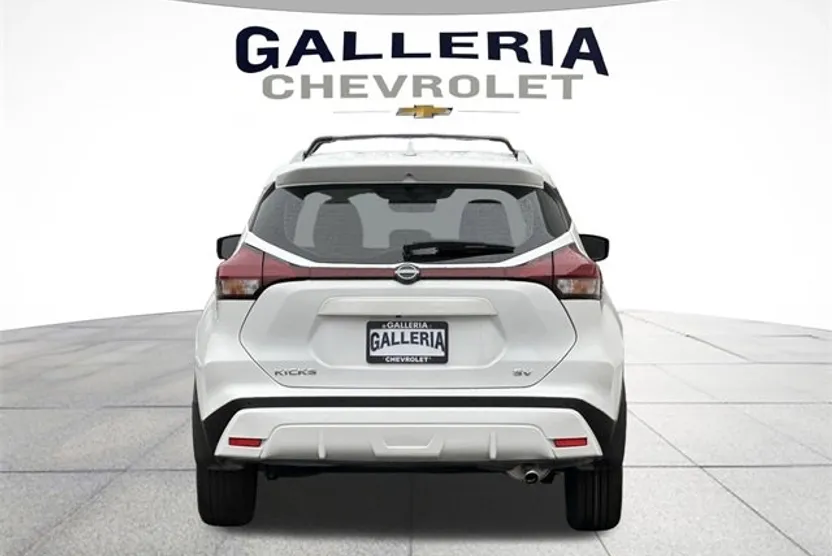 2023 Nissan Kicks SV photo 1