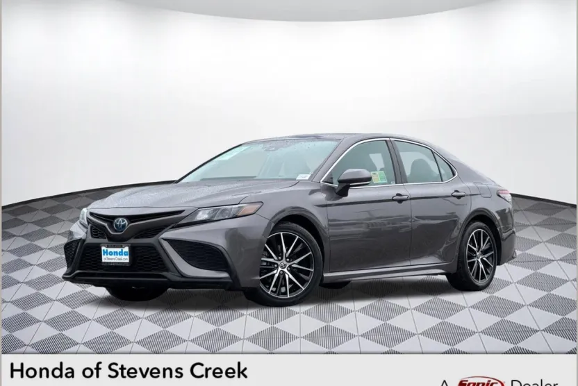 2023 Toyota Camry Hybrid SE photo 1