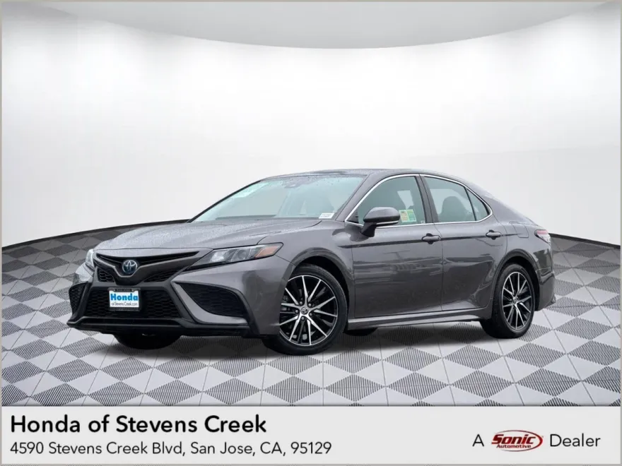 2023 Toyota Camry Hybrid SE photo 1