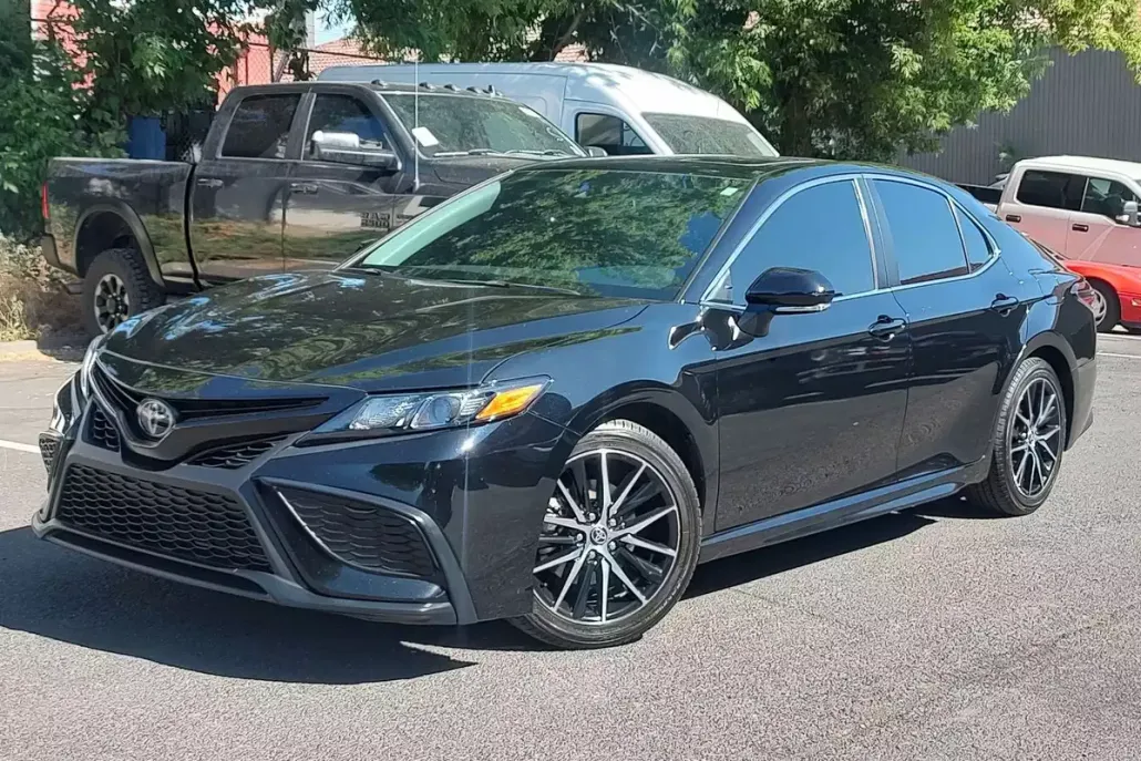 2021 Toyota Camry SE photo 1