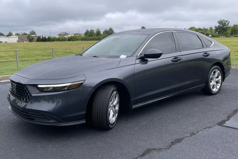 2023 Honda Accord LX photo 1