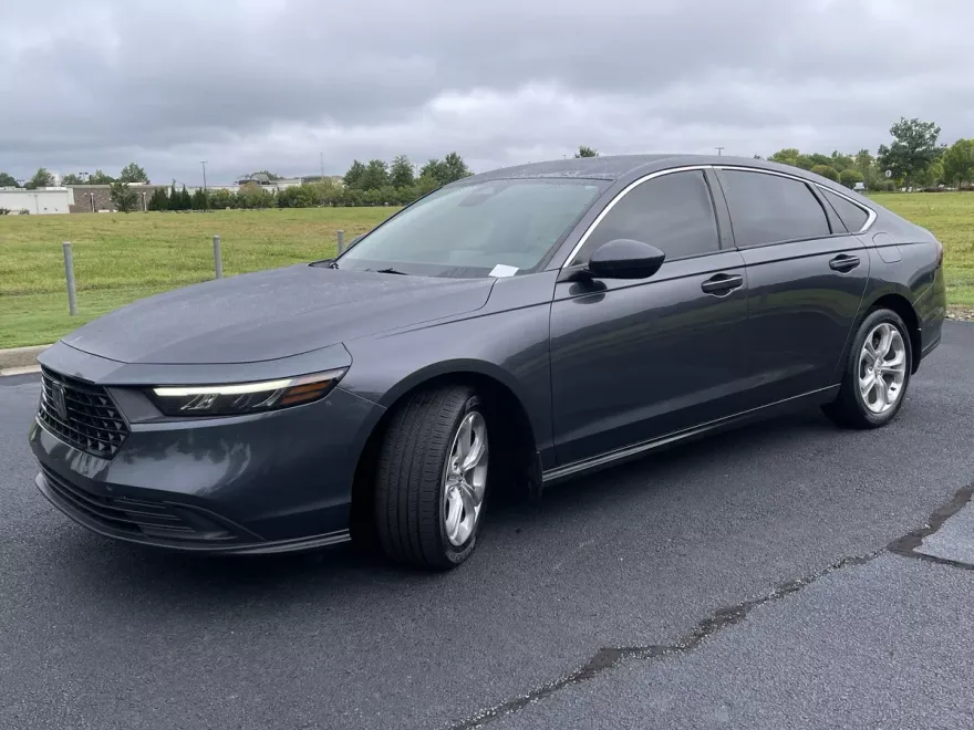 2023 Honda Accord LX photo 1