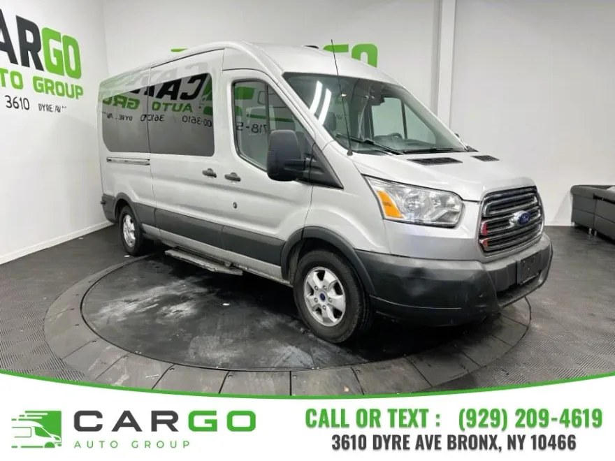 2017 Ford Transit XLT photo 1