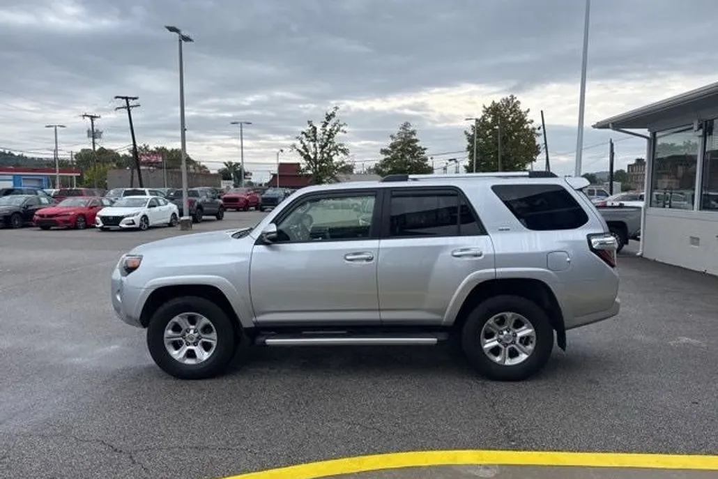 2019 Toyota 4Runner SR5 Premium photo 1