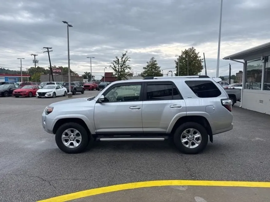 2019 Toyota 4Runner SR5 Premium photo 1