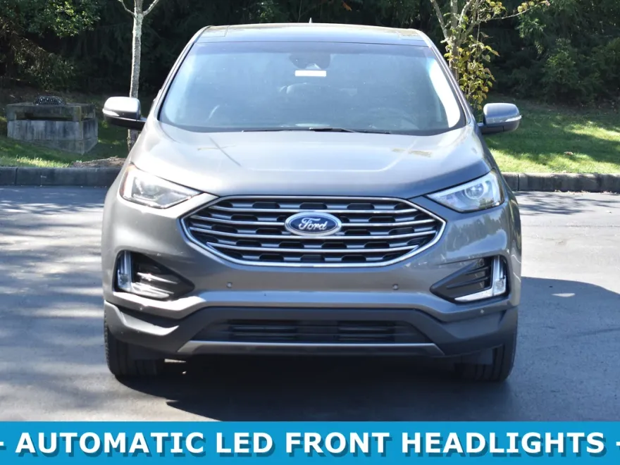 2022 Ford Edge Titanium photo 1