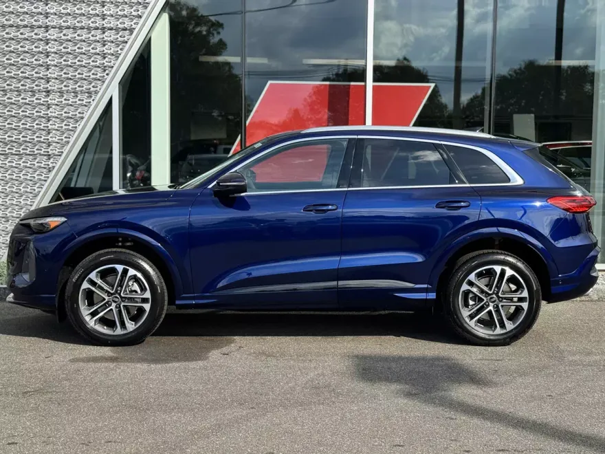 2025 Audi Q5 Premium Plus photo 1