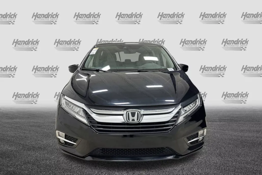 2018 Honda Odyssey Touring photo 1