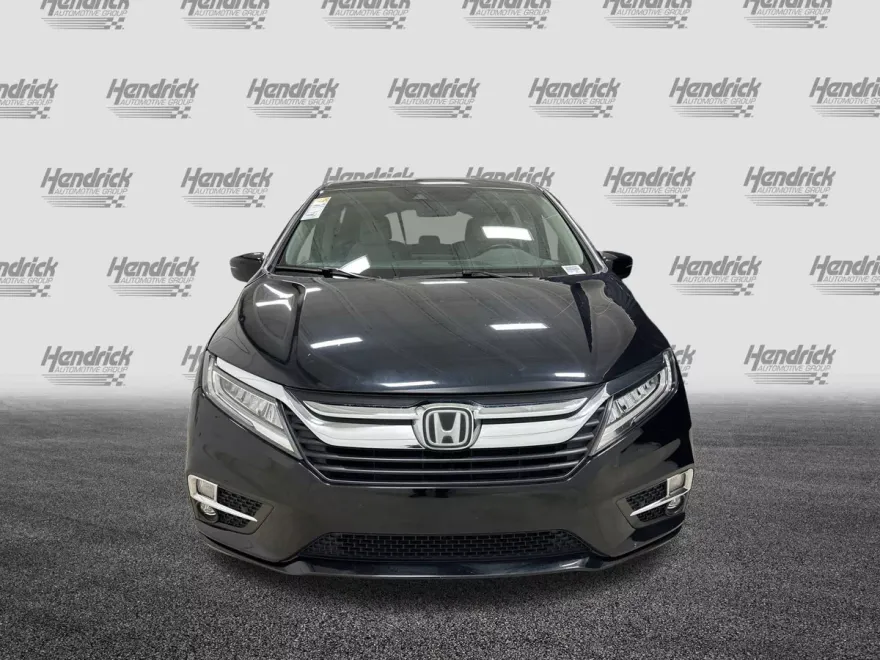 2018 Honda Odyssey Touring photo 1