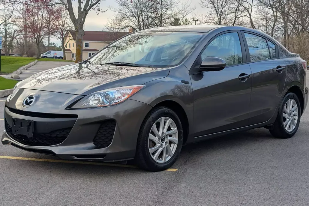 2013 Mazda Mazda3 Touring photo 1