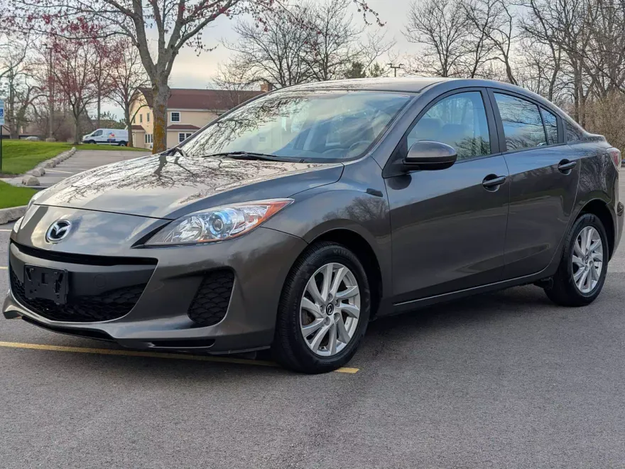 2013 Mazda Mazda3 Touring photo 1