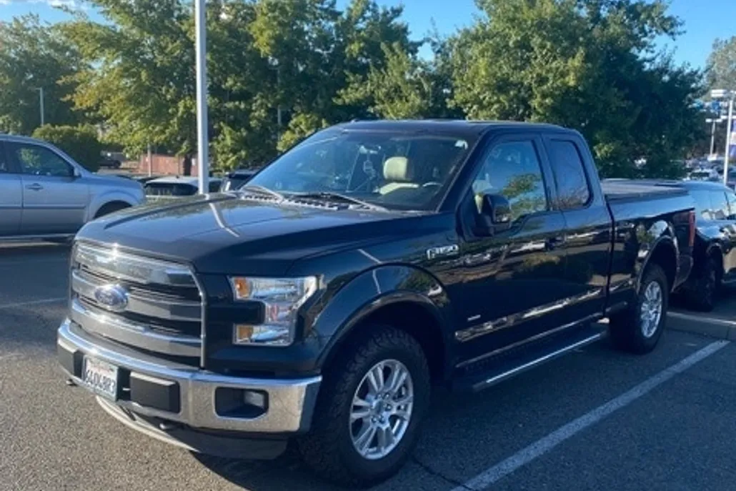 2015 Ford F-150 Lariat photo 1