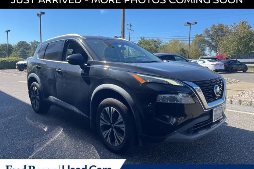2021 Nissan Rogue SV photo 1