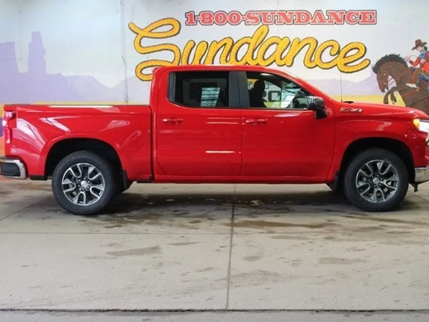 2025 Chevrolet Silverado 1500 LT photo 1