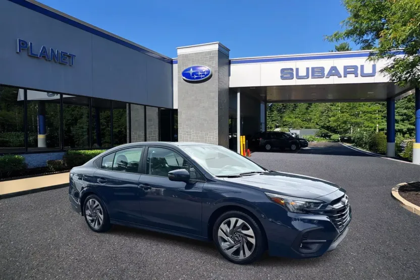 2023 Subaru Legacy Limited photo 1