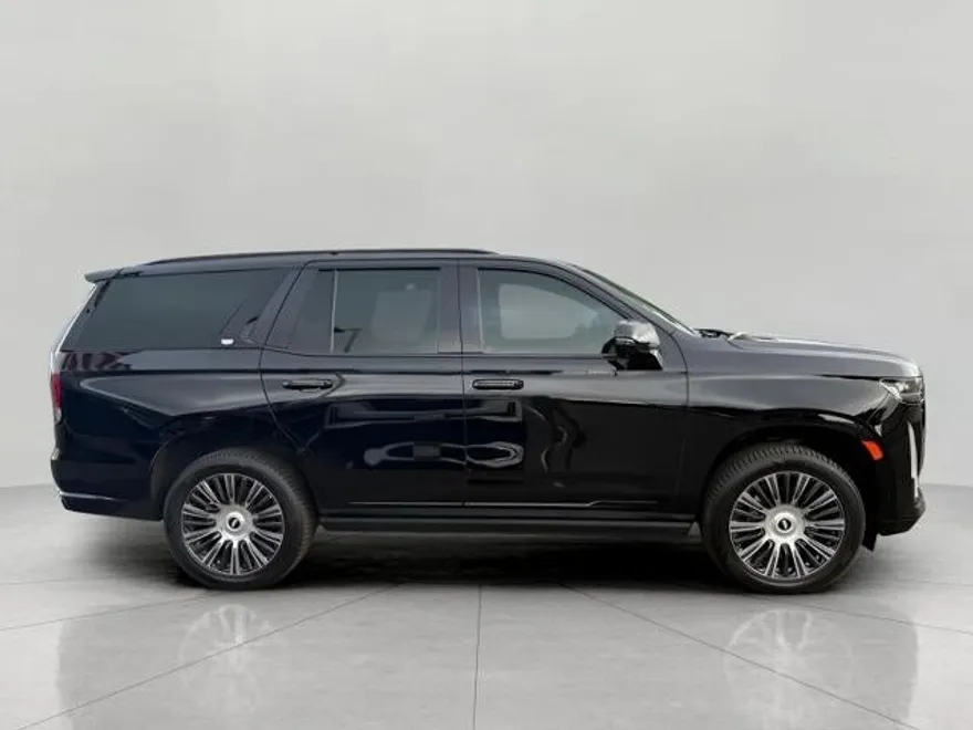 2022 Cadillac Escalade Sport Platinum photo 1