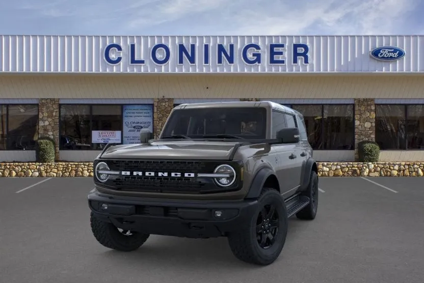 2025 Ford Bronco Outer Banks photo 1