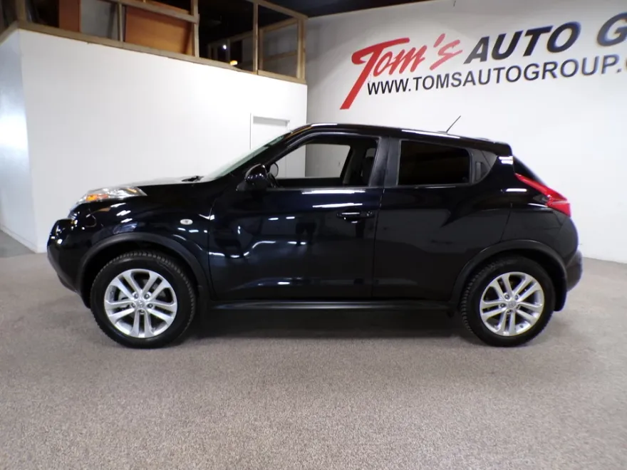 2012 Nissan Juke SV photo 1