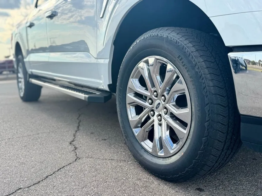 2025 Ford F-150 Lariat photo 1