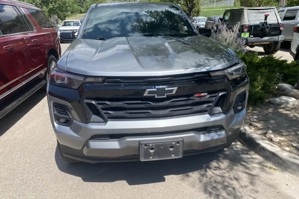 2023 Chevrolet Colorado Z71 photo 1