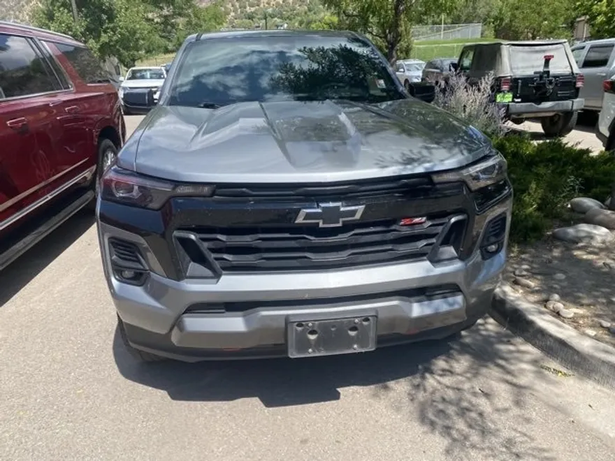 2023 Chevrolet Colorado Z71 photo 1