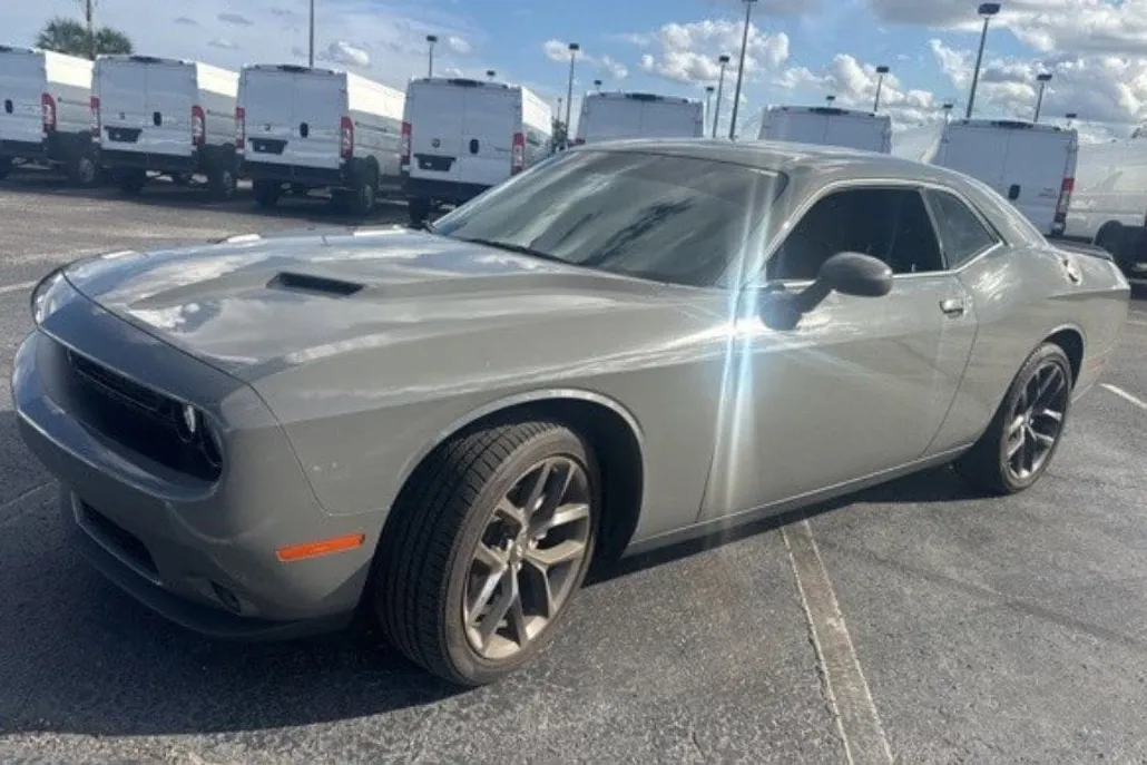 2023 Dodge Challenger SXT photo 1
