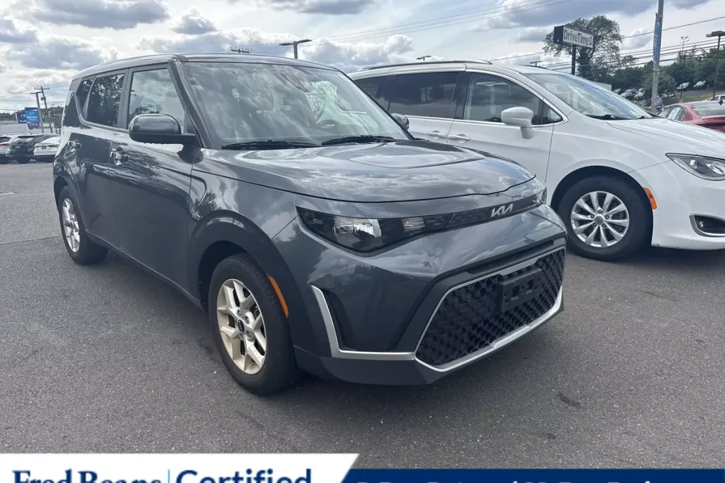2023 Kia Soul LX photo 1