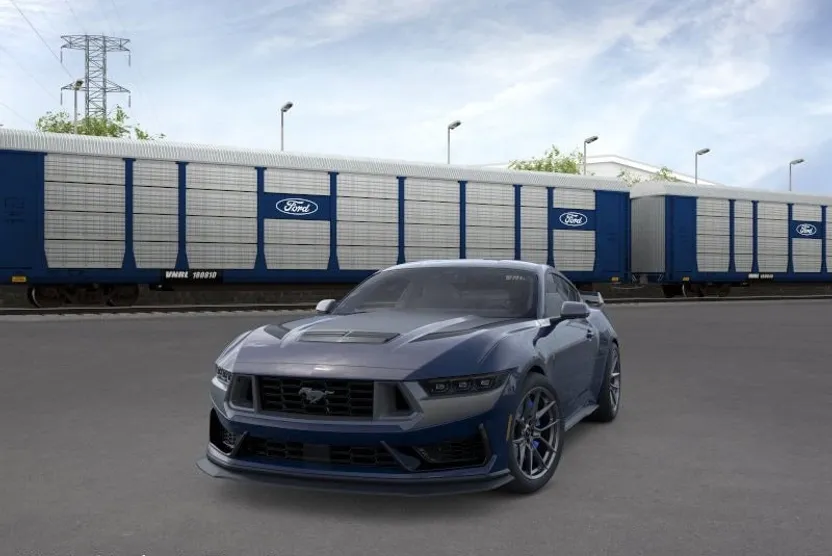 2025 Ford Mustang Dark Horse photo 1