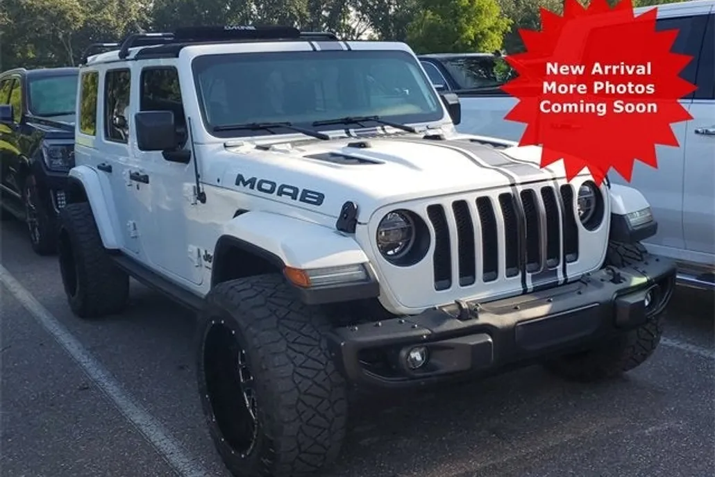 2019 Jeep Wrangler Unlimited Sahara photo 1