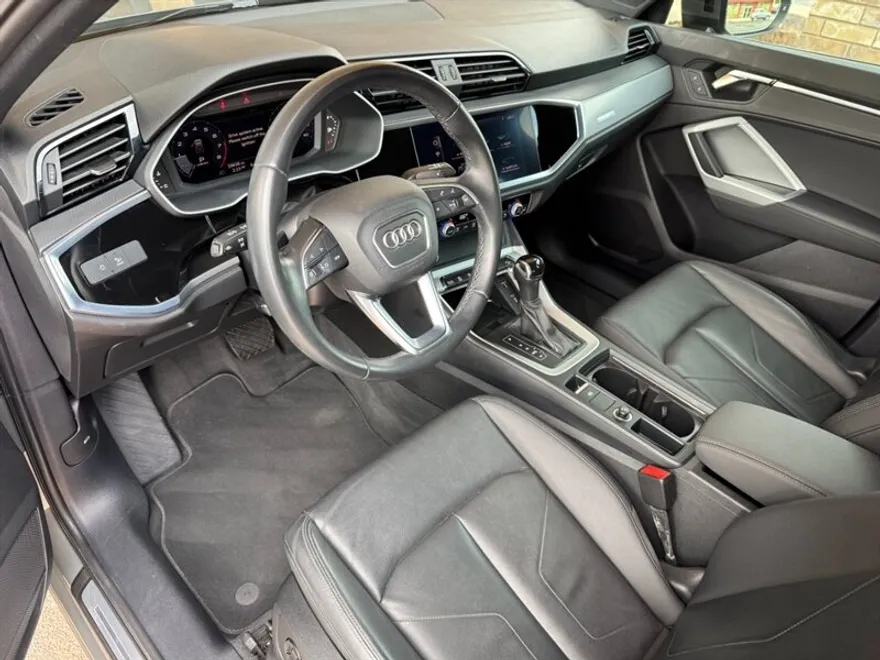 2021 Audi Q3 S line Premium Plus photo 1