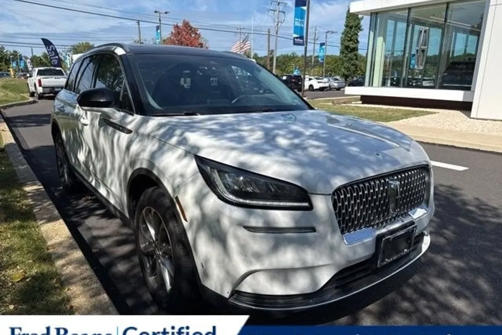 2022 Lincoln Corsair Standard photo 1