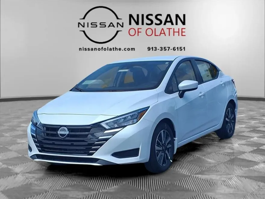 2025 Nissan Versa SV photo 1