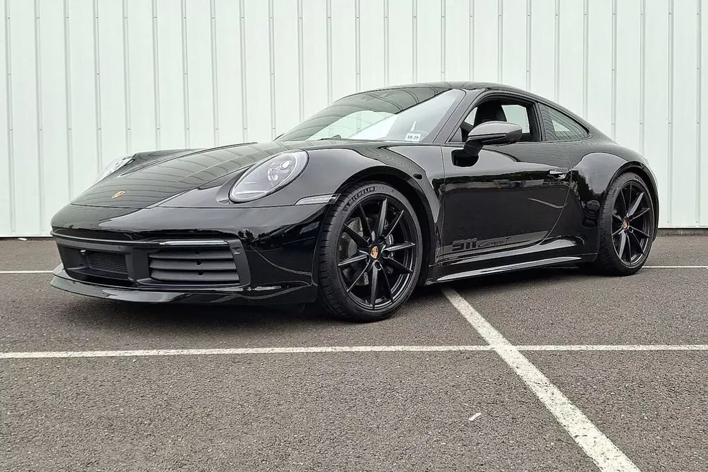2024 Porsche 911 T photo 1