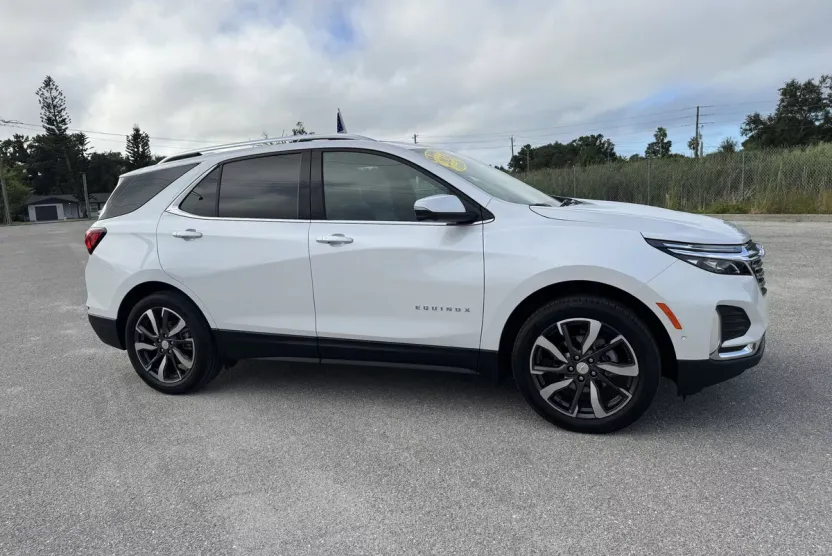 2024 Chevrolet Equinox Premier photo 1
