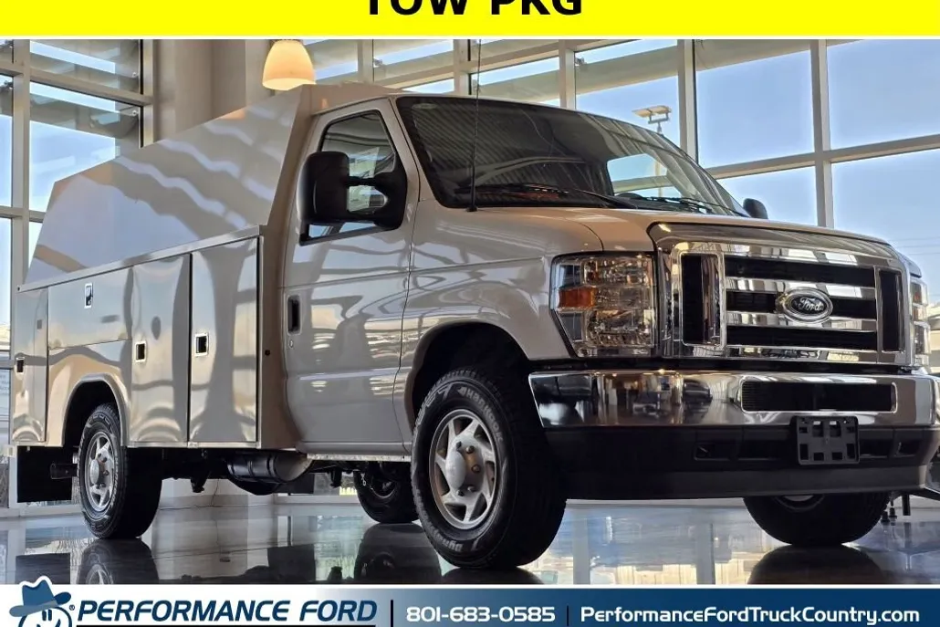 2025 Ford E-350 photo 1