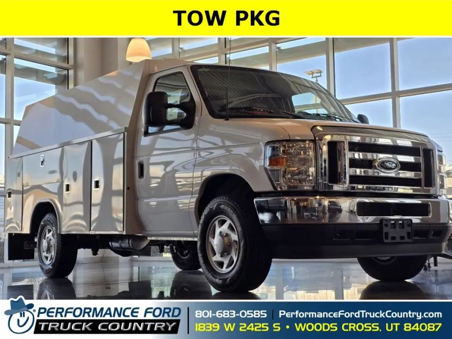 2025 Ford E-350 photo 1