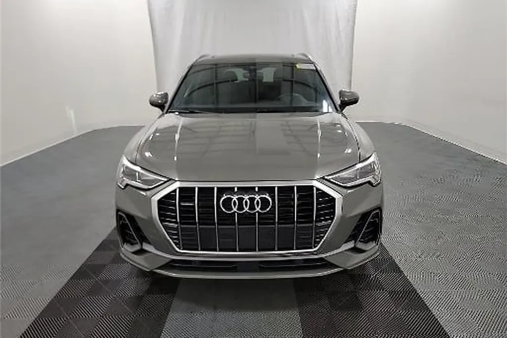 2022 Audi Q3 S line Premium Plus photo 1