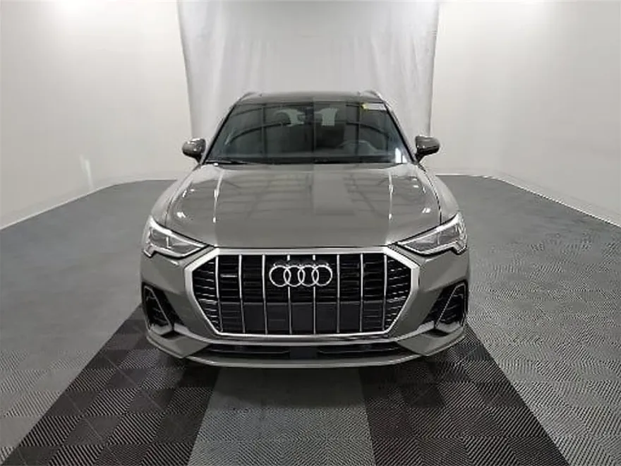 2022 Audi Q3 S line Premium Plus photo 1