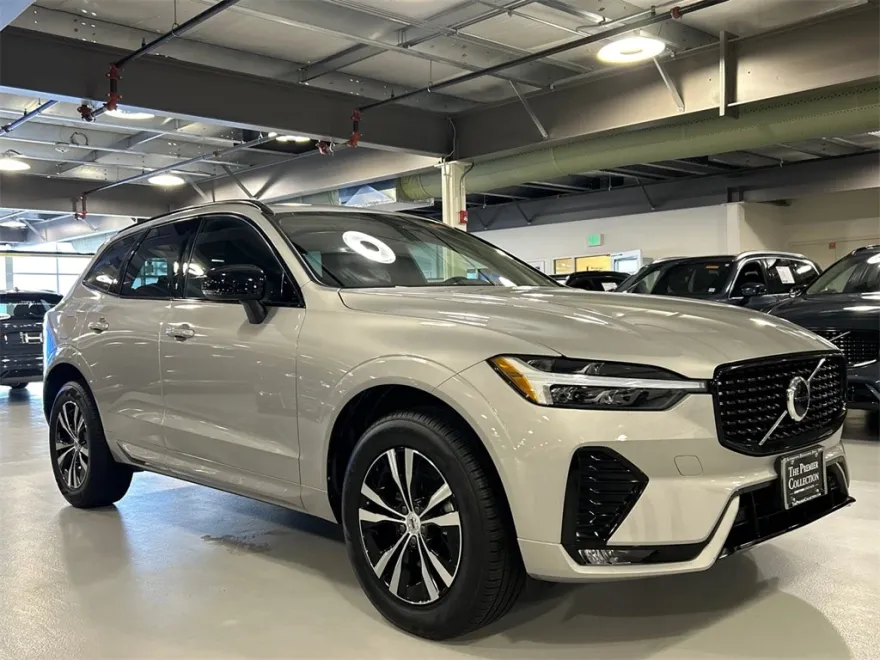 2024 Volvo XC60 B5 Core photo 1
