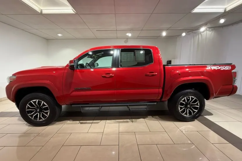 2022 Toyota Tacoma TRD Sport photo 1