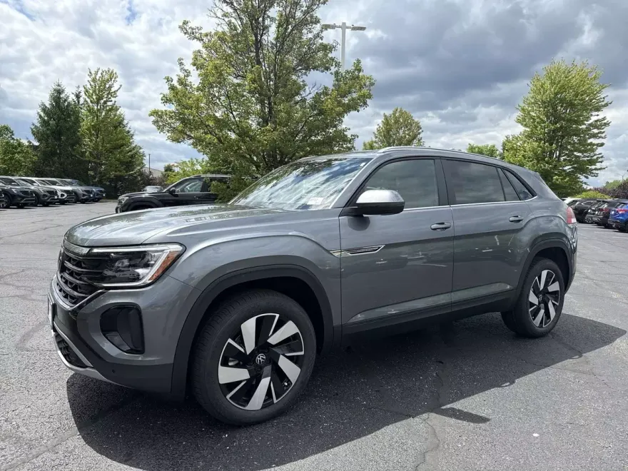 2025 Volkswagen Atlas Cross Sport SE Technology photo 1