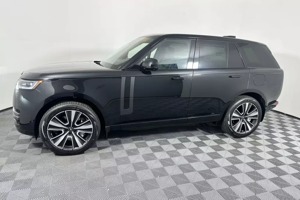2025 Land Rover Range Rover SE photo 1